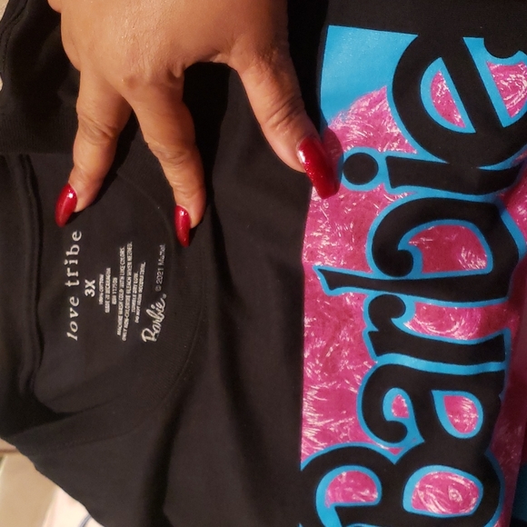 The Iconic Black Barbie T-shirt 👕 ♀️ ☮ - Picture 6 of 11